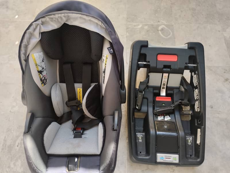 GB brand car seat with fixer 0