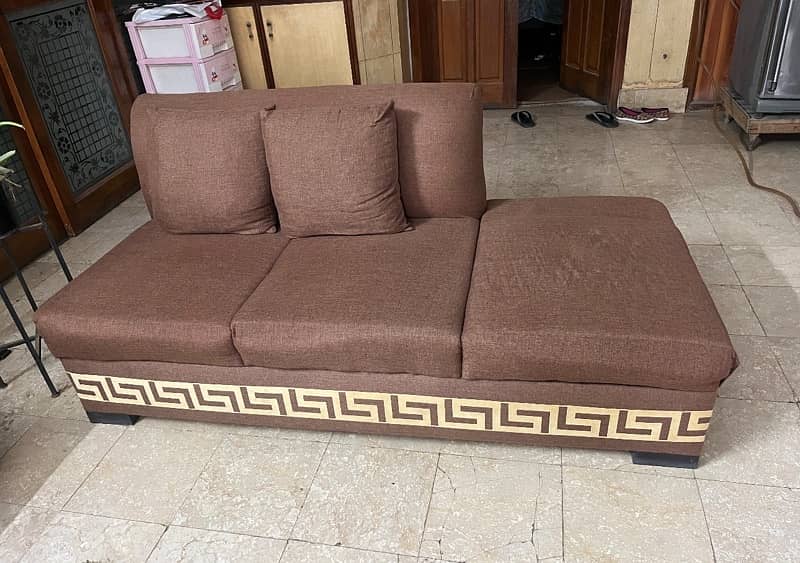 Sofa set almost new only 5 month used 1