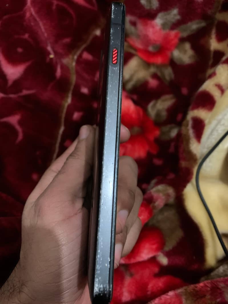 I'm selling My phone Redmagic 7 pro 10/9 4