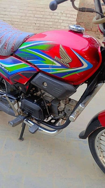 Honda Pridor 100cc in well good condition just take and drive 4