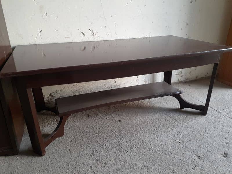 polished good condition center table used 2