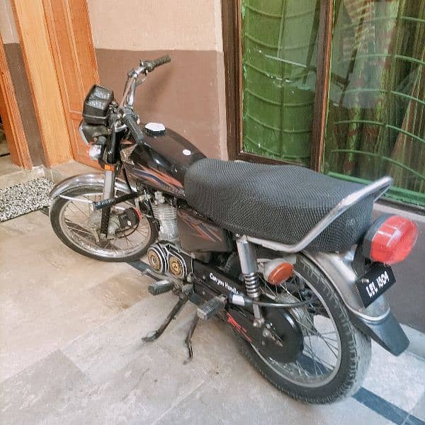 Honda 125 black colour 1