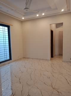 10 marla upper portion for rent in psic society near lums dha lhr