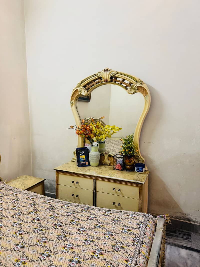 Furniture for sale. comfortable bed and stylish dressing table 3