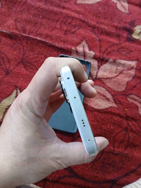 Redmi Note 13 Pro plus 3