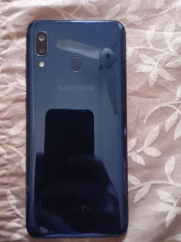 Samsung A20 in good condition 2