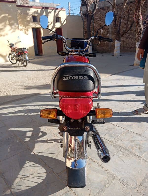 Honda CD 70 2022 Model for Sale - Excellent Condition 6