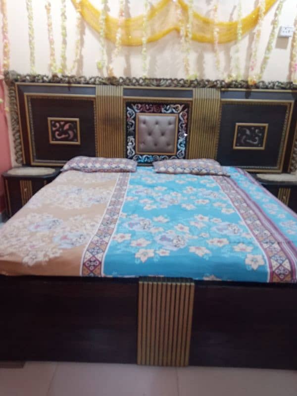 Fancy Bed Set For Sale 0