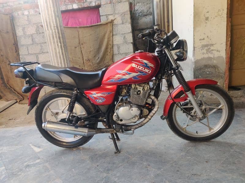 Suzuki GS 150 SE 6