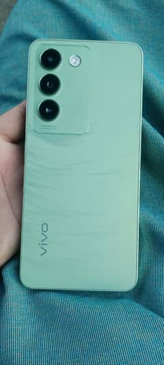 vivo y100