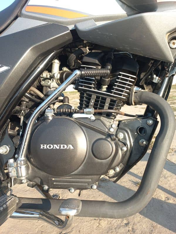 HONDA CB150F 6