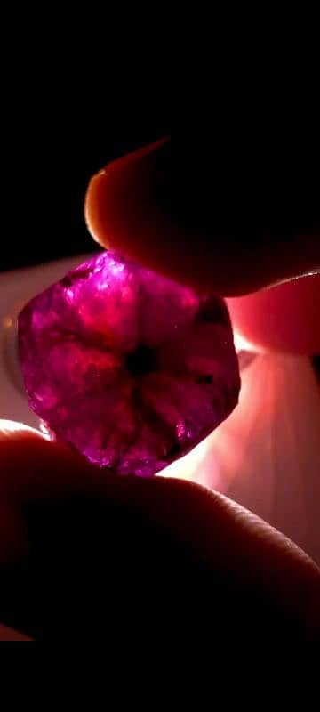 Very Beautiful Natural Pink Sapphire Trapiche in  natural position 2