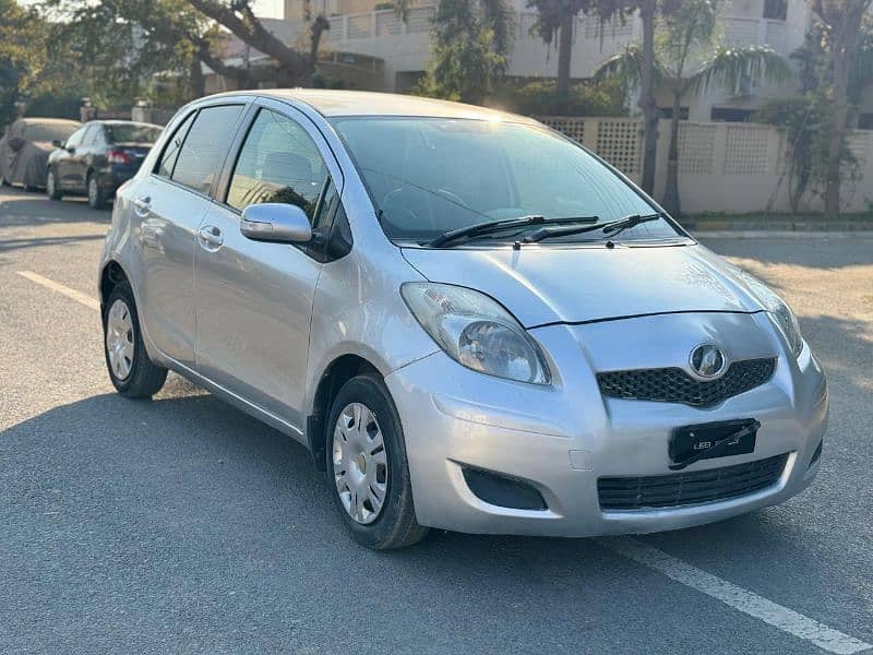 Toyota Vitz 2009/2011 3