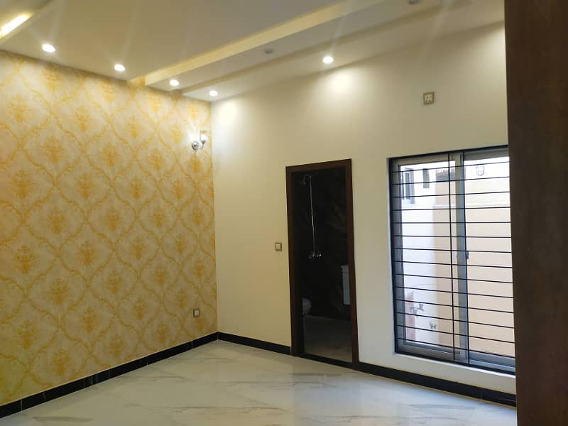 10 Marla House For Rent In L-Block Khayaban-e-Amin Society Lhr. 6