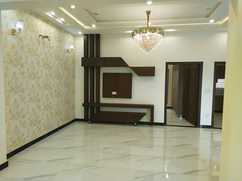 10 Marla House For Rent In L-Block Khayaban-e-Amin Society Lhr. 16