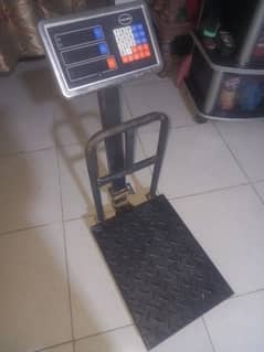 Digital electric scale for sel