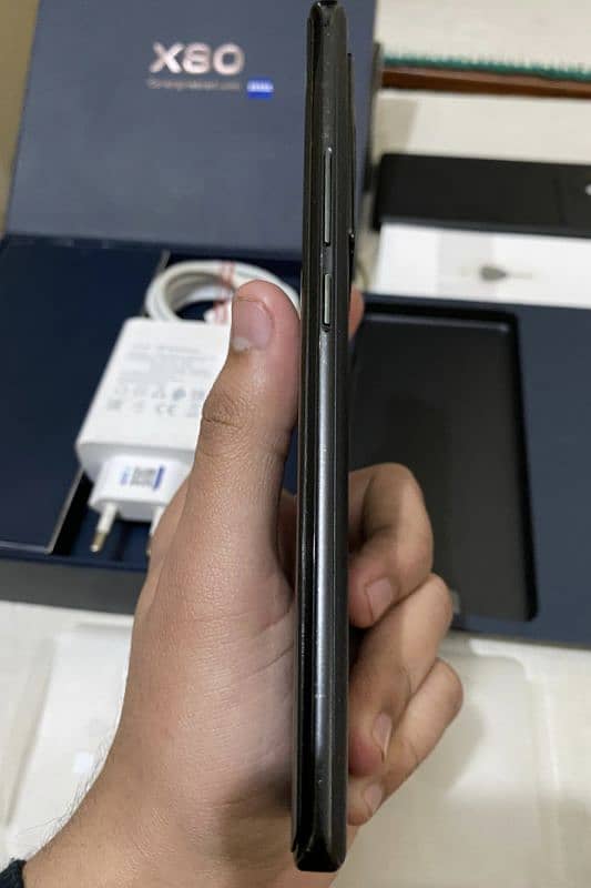 Vivo X80 5g 12+8/256gb With Full Box 3