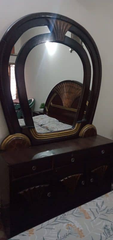 Queen Size Bed/Wooden 7