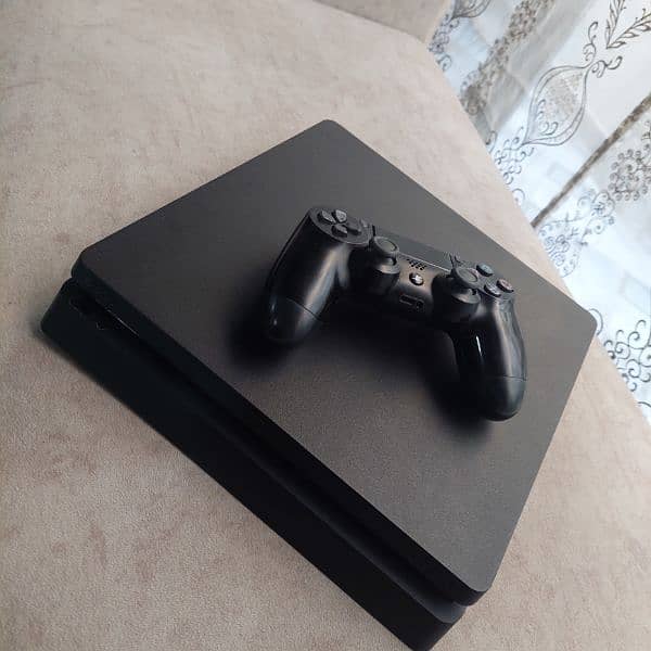 play station 4 slim 0