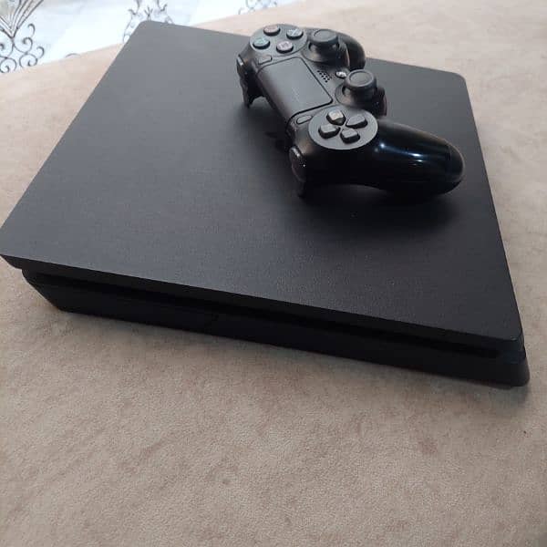 play station 4 slim 1