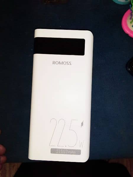 ROMOSS 22.5W 30000mAh Power Bank 3