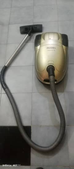 Vacuum cleaner katomo japani 1800 watt model KVC 5200