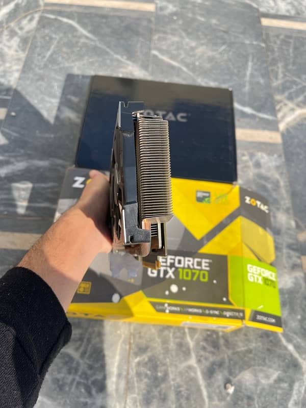 Zotac GTX 1070 8 Gb 256 Bit with complete Box 8