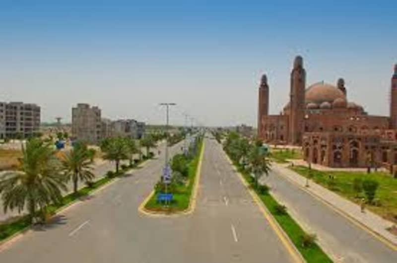 Prime Location 5 Marla Plot Available For Sale in Phase 4 Bahria Orchard Lahore 5