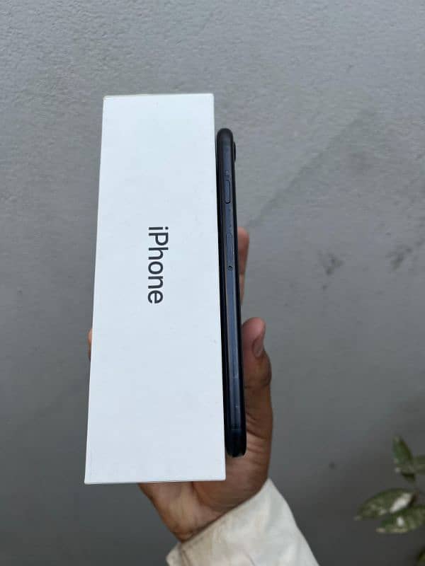 Iphone SE 128gb PTA Approved 3