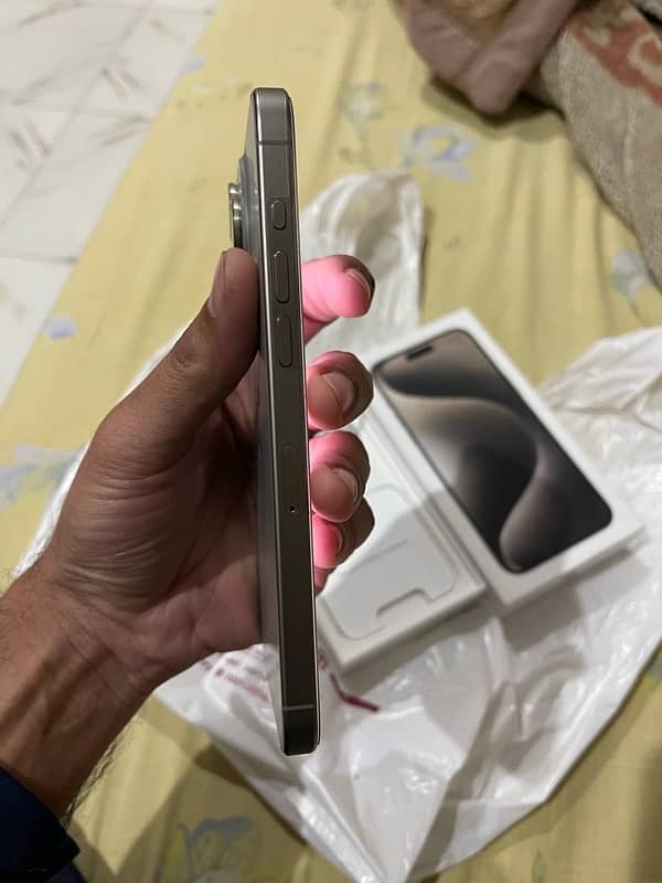 IPHONE 15 PRO MAX 256GB HK NATURAL TITANIUM 2