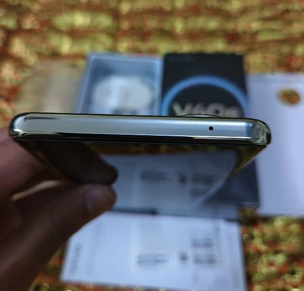 Vivo V40e 5g With Complete Box 5