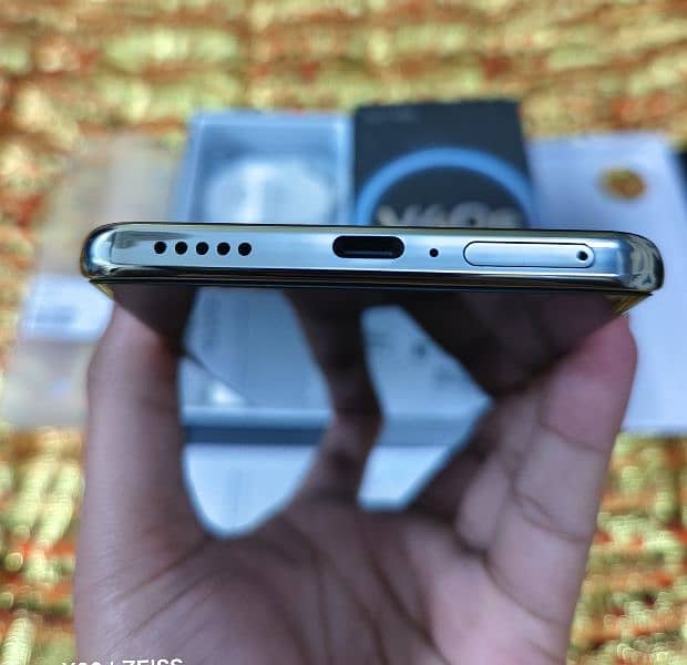 Vivo V40e 5g With Complete Box 6