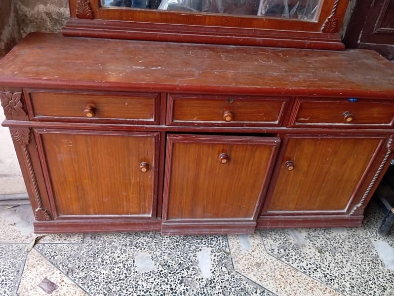 Dressing Table for sale in good condition 0