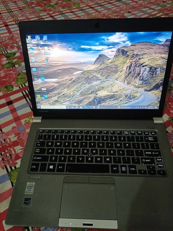 Toshiba laptop core i5 5th generation 0