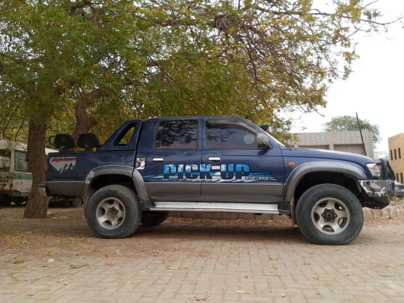 Toyota Hilux 2002 3