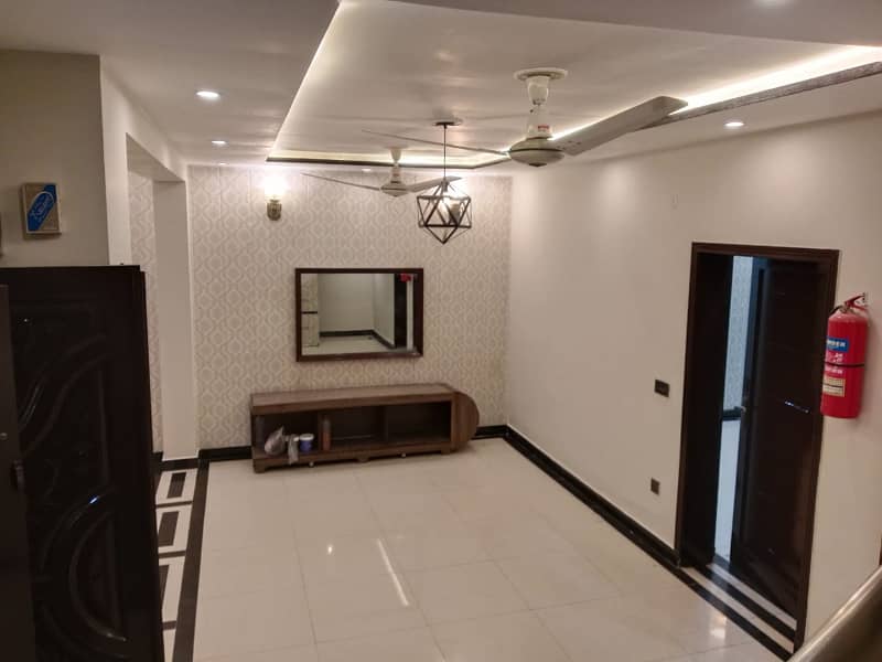 Five Marla House in BB-BLOCK Near McDonald's Bahria Town Lahore 1