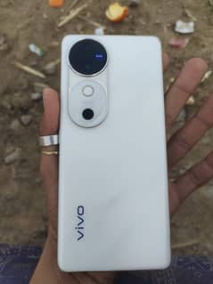 Vivo V40. . . . Memory 12+12/256. . . condition 10/10