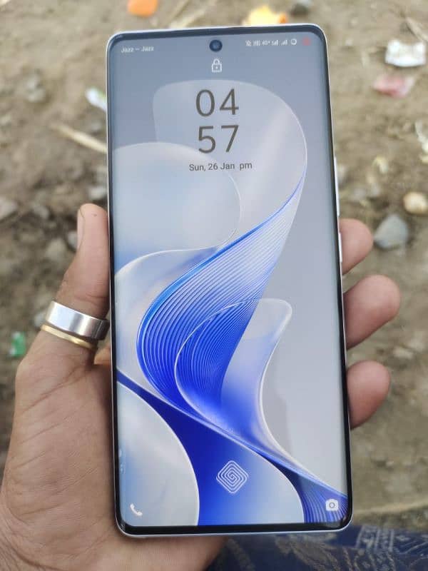 Vivo V40. . . . Memory 12+12/256. . . condition 10/10 3