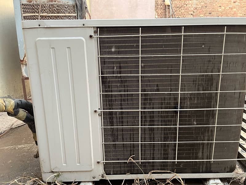 Gree Split Air Conditioner 2 Ton good condition with reasonable price 3