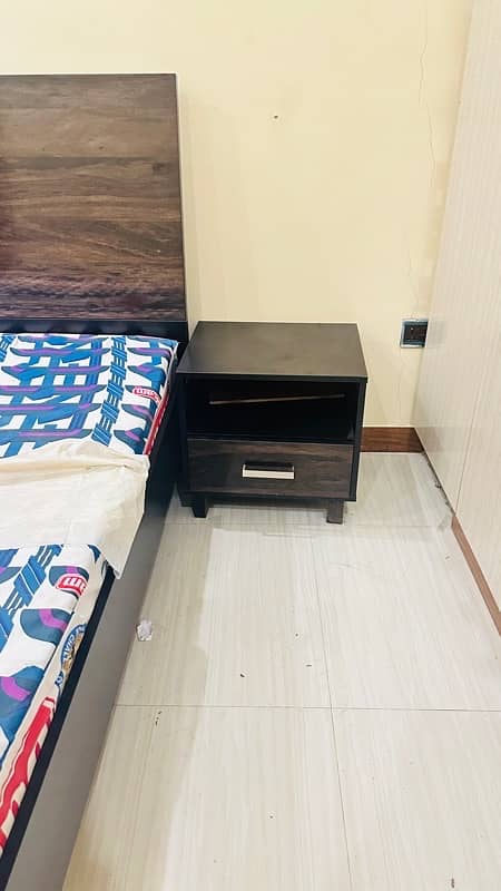 Habitt brown bed with mattress and side tables 3