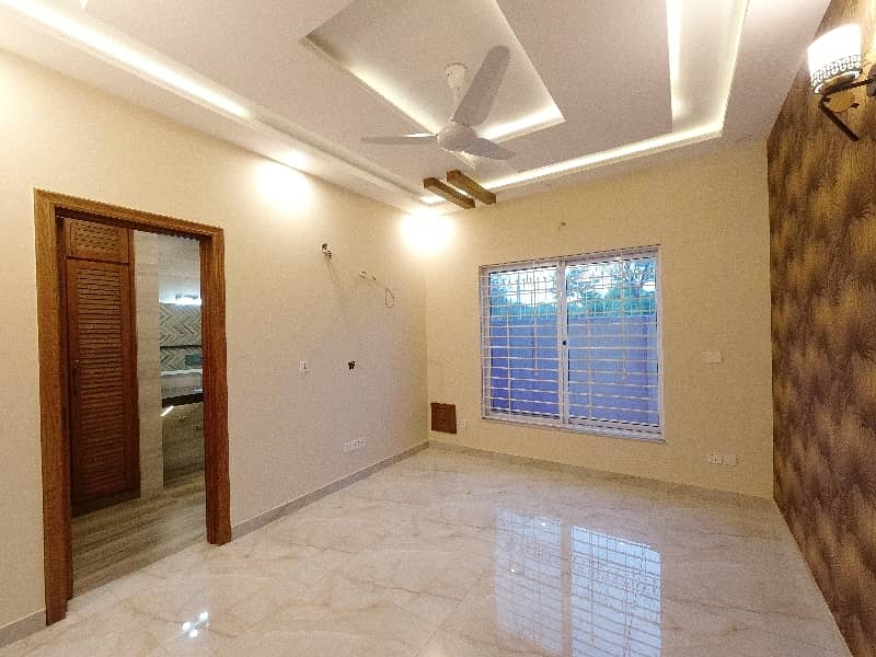 Prominently-Located On Excellent Location 7 Marla House Available In Jinnah Gardens Phase 1 11