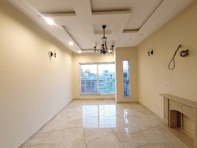 Prominently-Located On Excellent Location 7 Marla House Available In Jinnah Gardens Phase 1 22