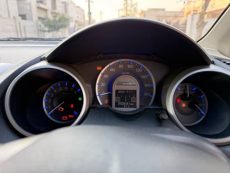 Honda Fit 1.3 hybrid Navi Premium Selection 2011 8