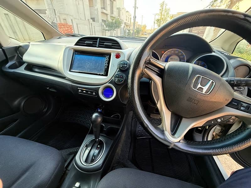 Honda Fit 1.3 hybrid Navi Premium Selection 2011 9