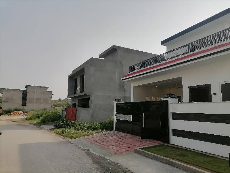 A Spacious 7 Marla House In Jinnah Gardens 5