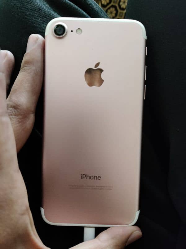 iPhone 7 non pta,panel change ,back camera crack , 32gb, 4