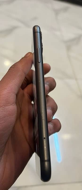 iphone 11 64gb black colour 2