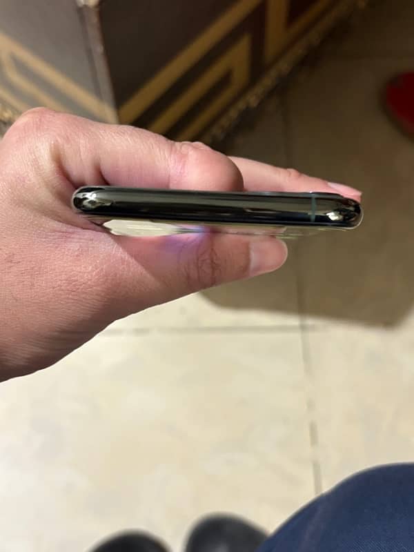 iPhone 11 Pro max 7