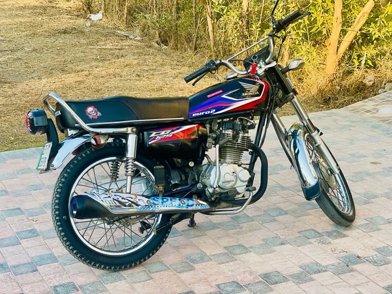 Honda CG 125 Model 2017B Black Edition 2