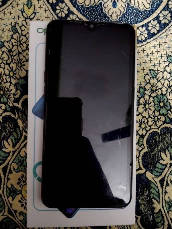 I am selling oppo A12 3/32 all ok phone ha 3